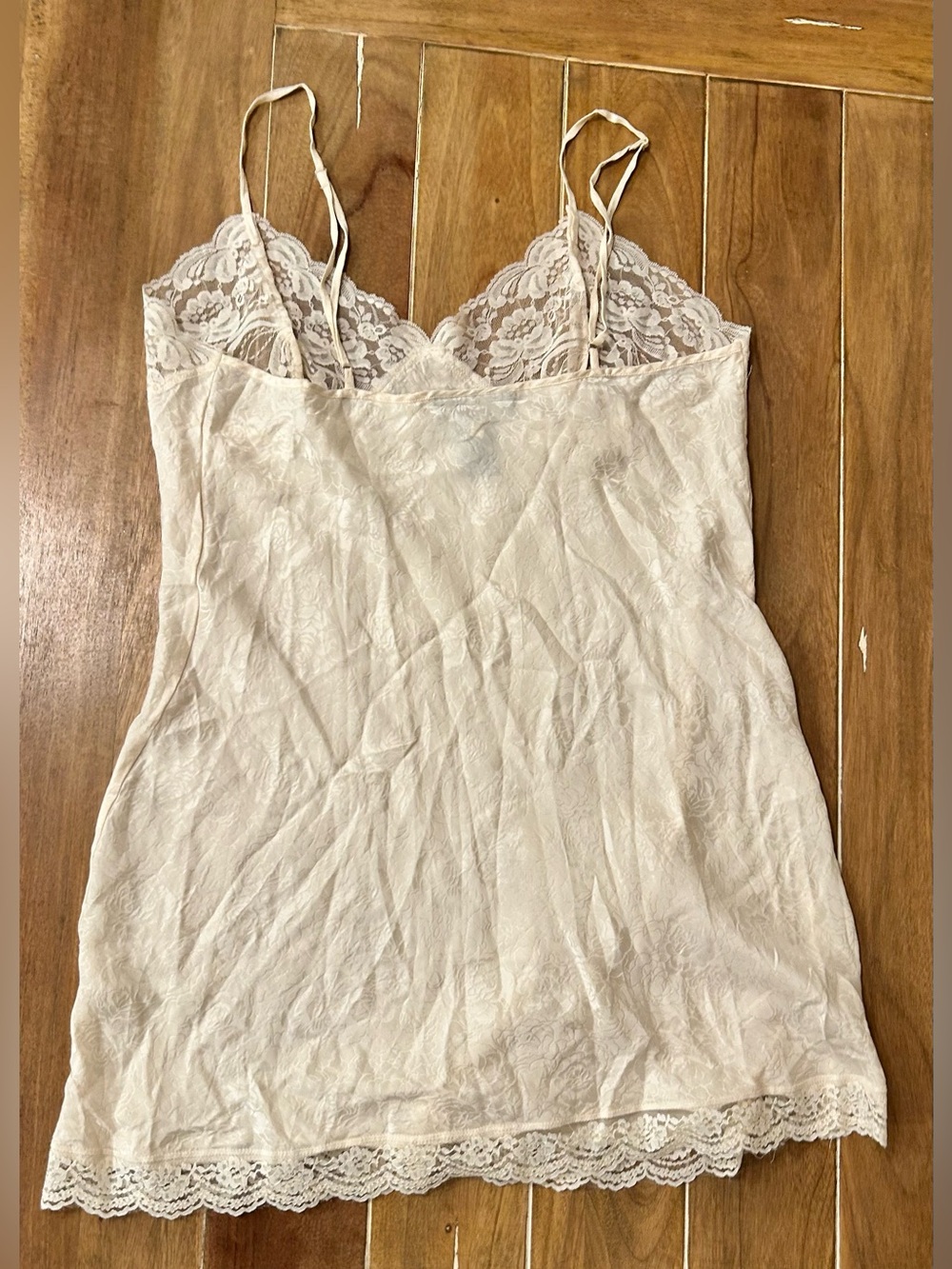 Vintage Lace-Trim Slip Chemise in Cream - August Silk intimates. Medium. - Picture 5 of 6